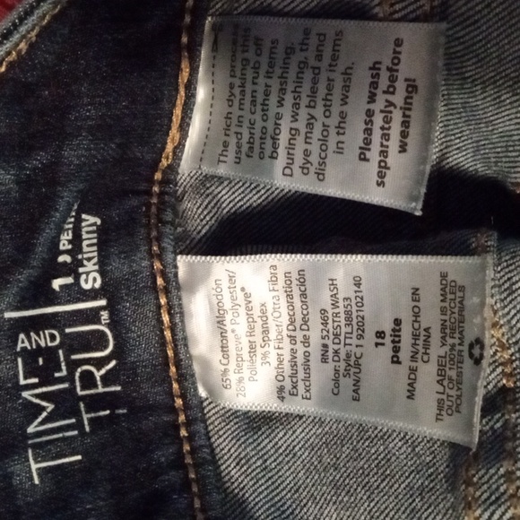 Woman's plus size jeans - Picture 2 of 2